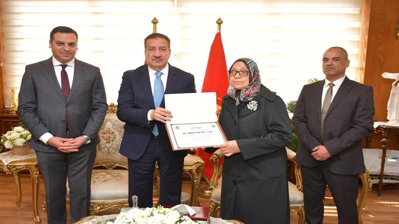 محافظ بورسعيد يكرم الأمهات المثاليات