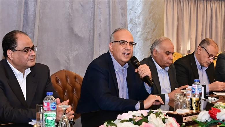وزير الري يشهد ورشة عمل لمتابعة الاستعدادات للموسم الصيفي في 3 محافظات مصرية