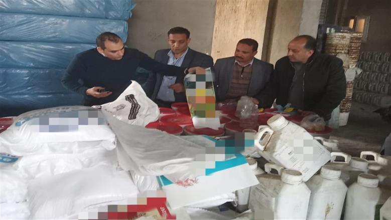 ضبط 18 طن ملح طعام ومواد خام وأسمدة مغشوشة بكيان مخالف بالمنوفية