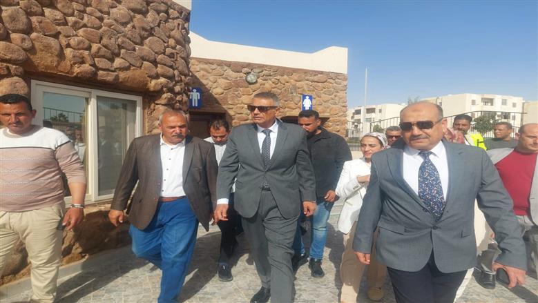 محافظ جنوب سيناء يفتتح حديقة الزهور بطور سيناء بعد الإحلال والتجديد