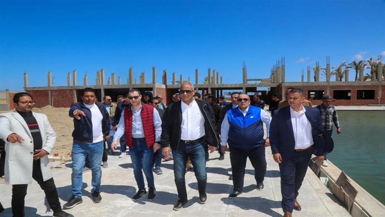 أكوابارك وخدمات ترفيهية.. محافظ كفر الشيخ يتابع المشروعات بكورنيش مصيف بلطيم