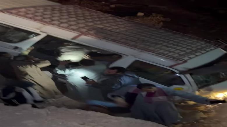 بالأسماء.. إصابة 5 أشخاص في انقلاب ميكروباص على طريق منفلوط الزاعي بأسيوط