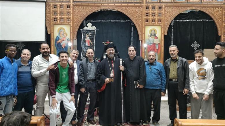 بطريرك الإسكندرية للأقباط الكاثوليك يترأس صلاة البصخة في عزبة النخل