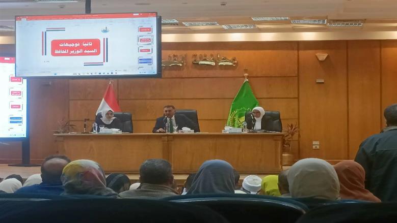 محافظ القليوبية : حملات طرق أبواب لحث المواطنين علي التصالح و المجالس التكنولوجية ترمومتر رضا المواطن