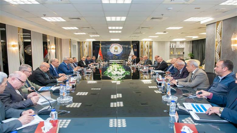 الإنتاج الحربي تبدأ المرحلة الثالثة من مشروع تحويل أتوبيسات النقل العام بالقاهرة للعمل بالغاز الطبيعي 