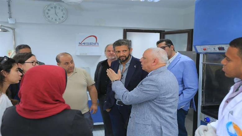 محافظ قنا: تذليل كافة المعوقات وتسريع وتيرة العمل بمشروعات مياه الشرب والصرف الصحي
