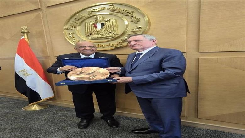 وزير الكهرباء يستقبل وفدا من مجلس الدوما الروسي