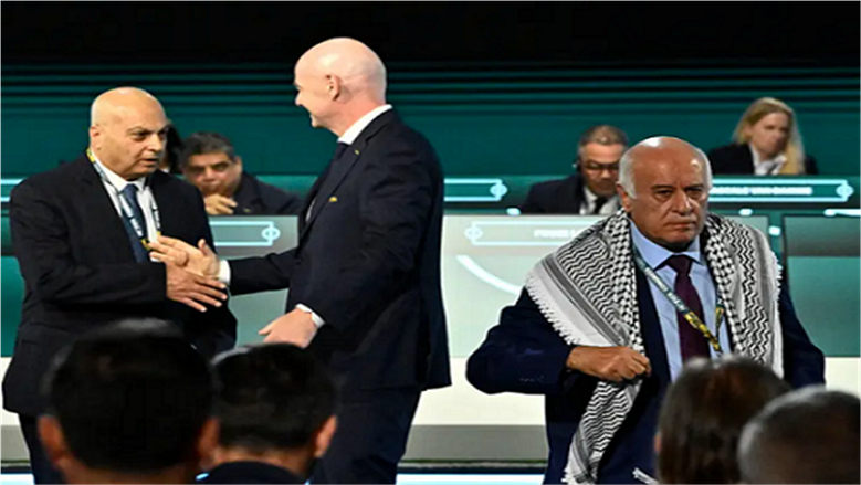 رئيس الاتحاد الفلسطيني يحرج إنفانتينو ويرفض مصافحة مسؤول إسرائيلي