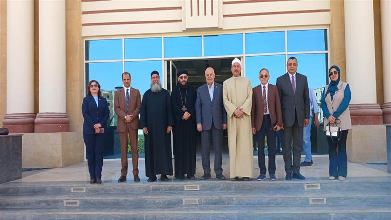 بيت العائلة المصرية بأسيوط يزور الجامعة الأهلية لتهنئة رئيسها على توليه منصبه الجديد