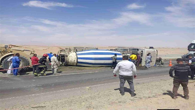 إنقلاب سيارة بطريق الدائرى بالغردقة 