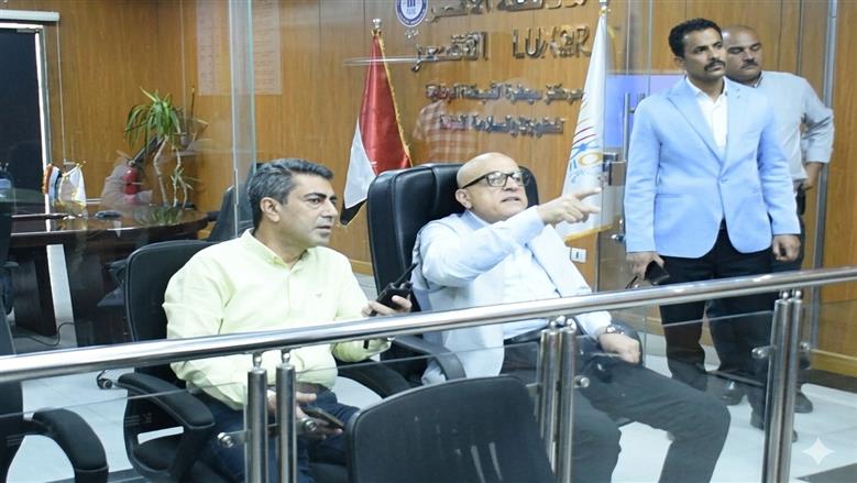 محافظ الأقصر يتابع أعمال الموجة 29 للإزالات عبر الشبكة الوطنية للطوارئ والسلامة العامة