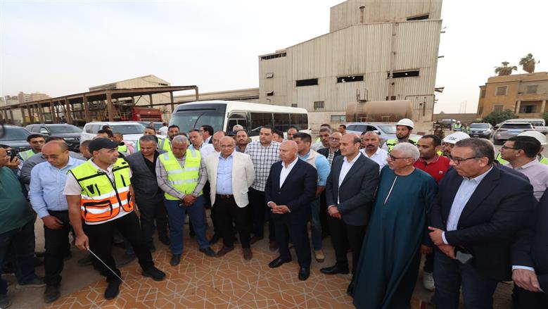وزير النقل يتابع تنفيذ محور أبو تيج بأسيوط لدعم التنمية في الصعيد