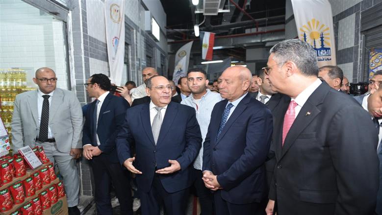 وزير التموين ومحافظ القاهرة يفتتحان معرض «أهلا بالعيد» بالسوق الحضاري بحدائق القبة