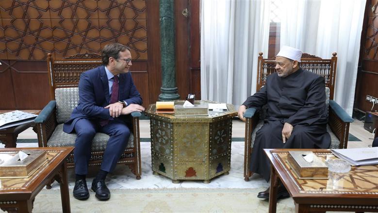 شيخ الأزهر لسفير إسبانيا: مواقفكم الشجاعة تجاه غزة ضربت المثل في الإنصاف والعدالة