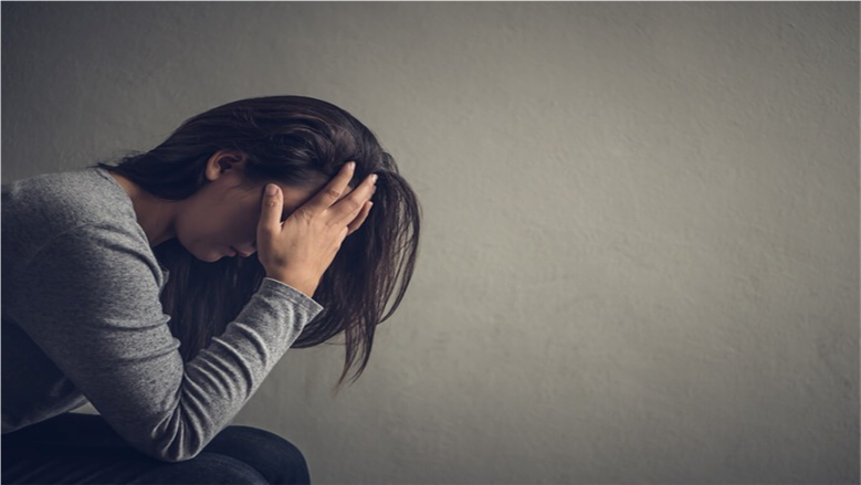 هل أنت مصاب بالاكتئاب دون أن تعرف؟.. علامات نفسية وجسدية خطيرة لا تتجاهلها