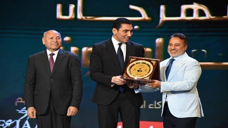 أول تعليق من إيهاب فهمي بعد تكريمه في مهرجان «إبداع قادرون»