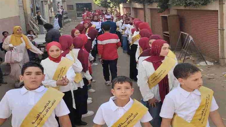 «تلاوة وتفسير وتجويد».. مسيرة حفظة القرآن تنير شوارع المنوفية