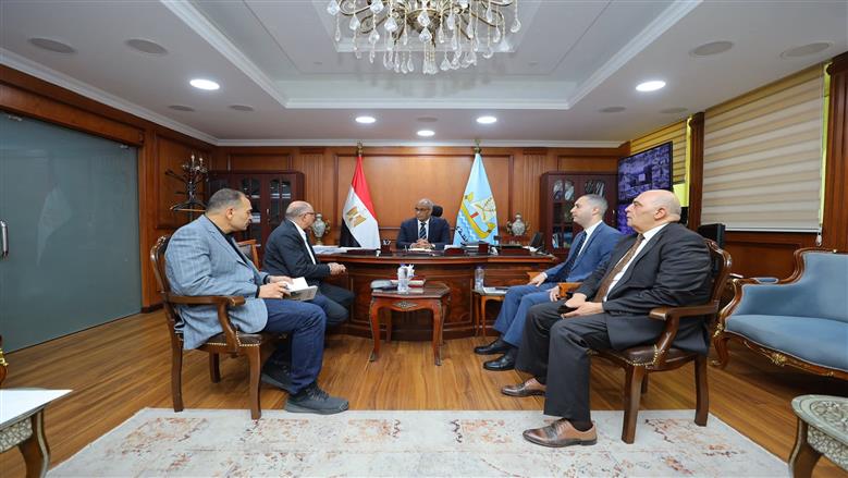 محافظ كفر الشيخ يتابع الموقف التنفيذي لمشروعات الغاز وخطة التوسع لعام 2026 - 2027