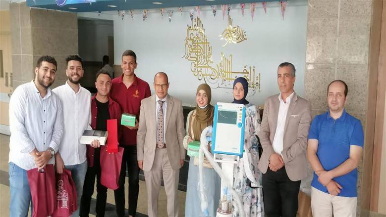 الدفعة 34 بـ«طب بنين» والدفعة 11 بـ«طب بنات» بأسيوط تتبرعان بعدد من الأجهزة والمستلزمات الطبية لمستشفى طب الأزهر الجامعي بأسيوط