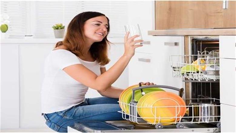 دولة تمنع تشغيل الغسالات والمكانس الكهربائية يوم الأحد.. حبس وغرامة للمخالفين