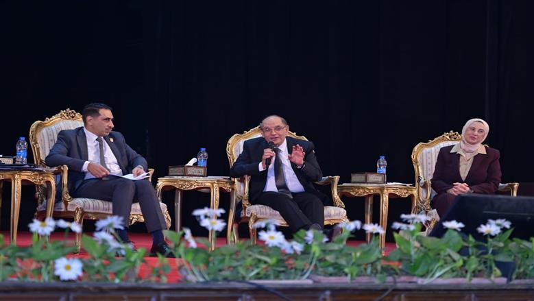 ملتقي جامعة القاهرة