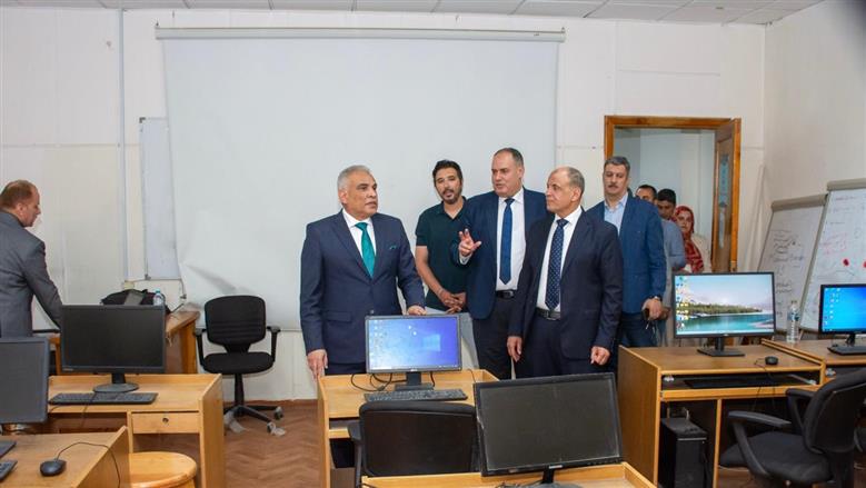 رئيس جامعة طنطا يتفقد مركز خدمات الطلاب ذوي الإعاقة بكلية الآداب 