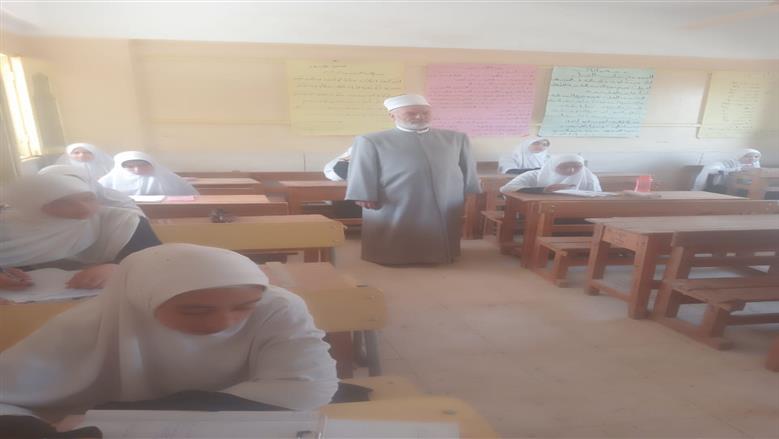 الهدوء يسود امتحانات الشهادتين الابتدائية والإعدادية بمعاهد سوهاج الأزهرية