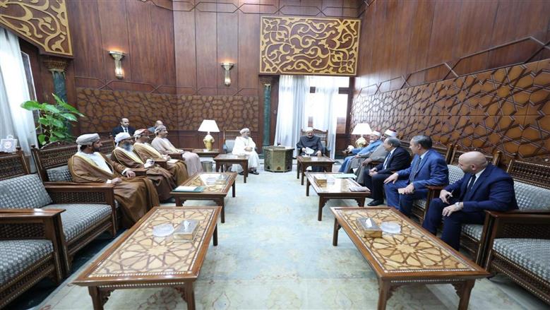 شيخ الأزهر يستقبل أمين عام الإفتاء العماني ويناقشان سبل تعزيز التعاون المشترك