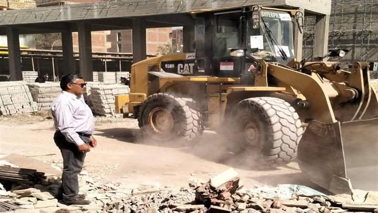 رفع 20 طن مخلفات من مبنى التأمين الصحي الجديد في المنوفية