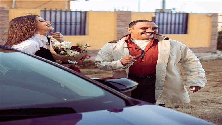 أوس أوس يروج لفيلم 101 مطافي بصورة مع هدى الإتربي: "مين هيكسب قلبها؟"