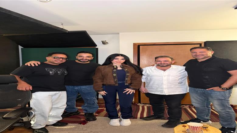هيفاء وهبي تعقد جلسات عمل مكثفة استعدادا لإطلاق أغانيها الجديدة فى موسم الصيف