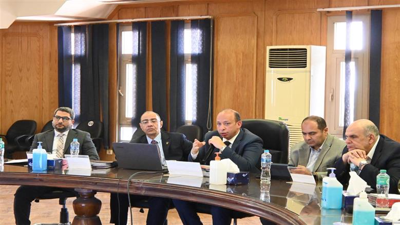 مستشفيات جامعة القاهرة تبحث خطة العيد وتحديث سياسات مكافحة العدوى