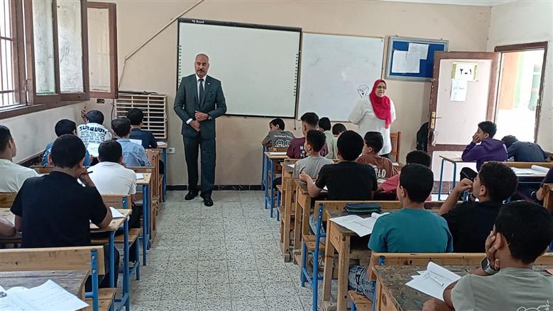 وكيل تعليم بني سويف يتابع انطلاق امتحانات النقل.. وتشديد على الانضباط داخل اللجان