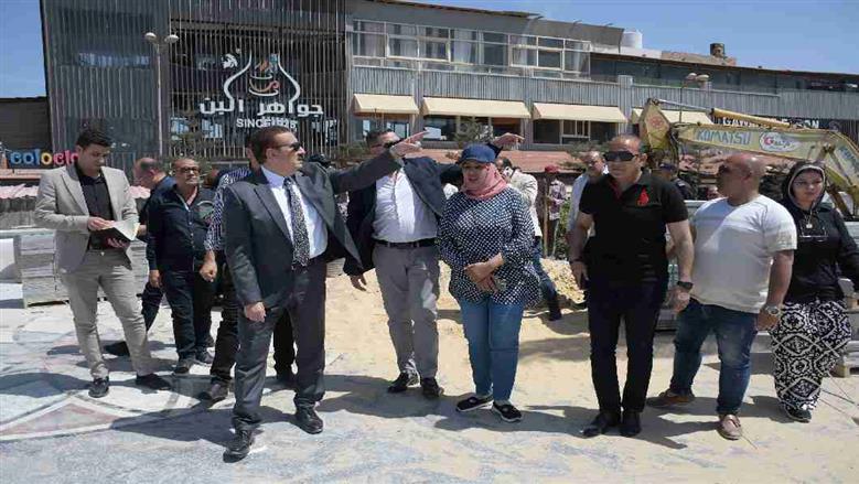 محافظ بورسعيد يتابع مراحل تطوير المرحلة الثانية من الكورنيش