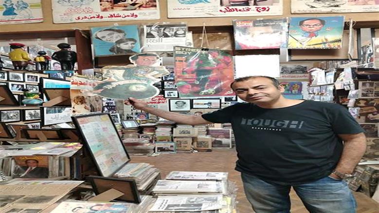 متحف للزعيم في منزل بشبرا.. كنز «صور وأفيشات» لتوثيق ملحمة عادل إمام الفنية والزيارة مفتوحة