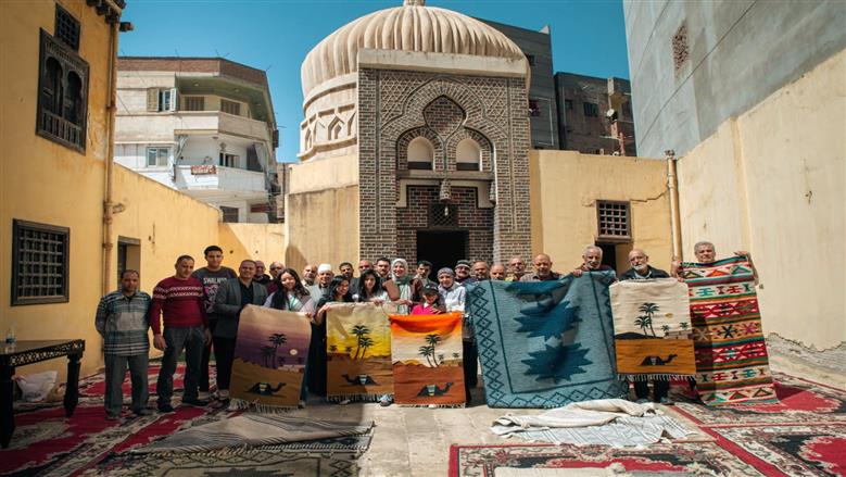  خيوط الكليم تُحيي آثار «فوه» بأيادي الطلاب وخبرة الحرفيين: على «نول» التاريخ