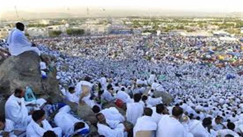 «الإفتاء» تكشف حكم استعمال كريمات الوقاية من الشمس للمُحرم