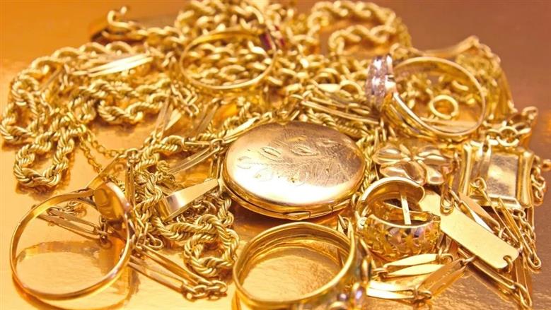 هل يفقد الذهب بريقه مرة أخرى؟ تراجع أسبوعي يثير تساؤلات الأسواق