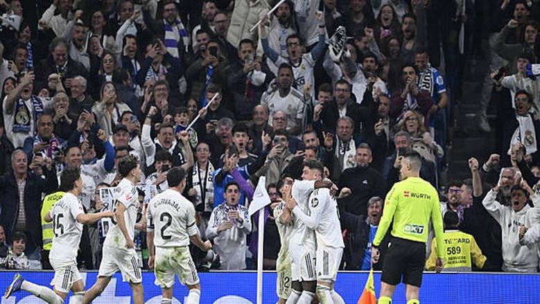 قائمة ريال مدريد لمواجهة إشبيلية في الدوري الإسباني.. عودة هويسن وغياب لونين