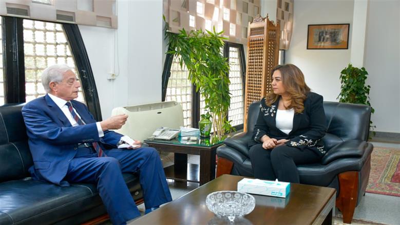 وزيرة التنمية المحلية والبيئة تبحث مع مستشار رئيس الجمهورية الموقف التنفيذي للمشروعات التنموية والخدمية وتعزيز جهود التنمية المستدامة بالمحافظات
