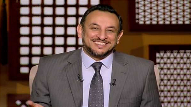 كيف يتقرب المسلم إلى الله بالفضائل وترك الرذائل؟.. رمضان عبدالمعز يجيب