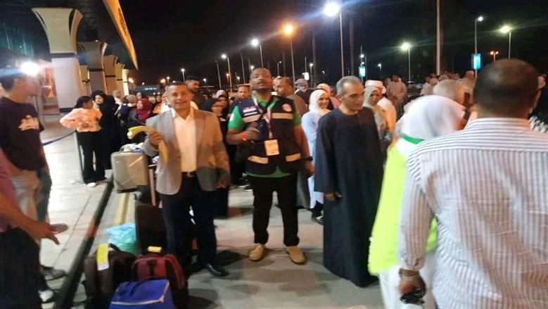 وصول 227 من حجاج الجمعيات الأهلية بالأقصر إلى الأراضي المقدسة وسط أجواء روحانية