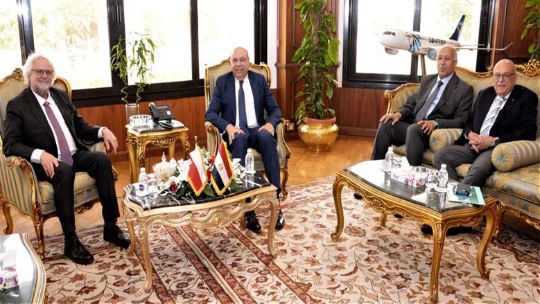 وزير الطيران المدني يبحث مع سفير بولندا زيادة الرحلات ودعم السياحة الوافدة إلى مصر
