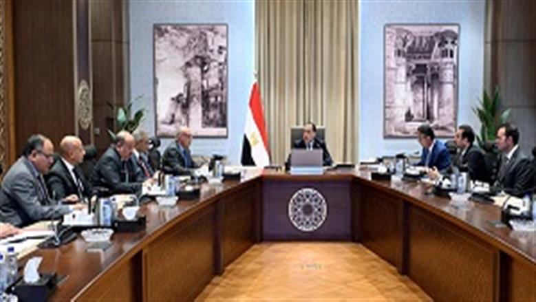 رئيس الوزراء يوجه بوضع خطة لتقييم وإعادة تأهيل مصانع السكر