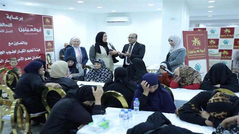 عضو التحالف الوطني تنظم قافلة لمحو أمية 300 مواطن
