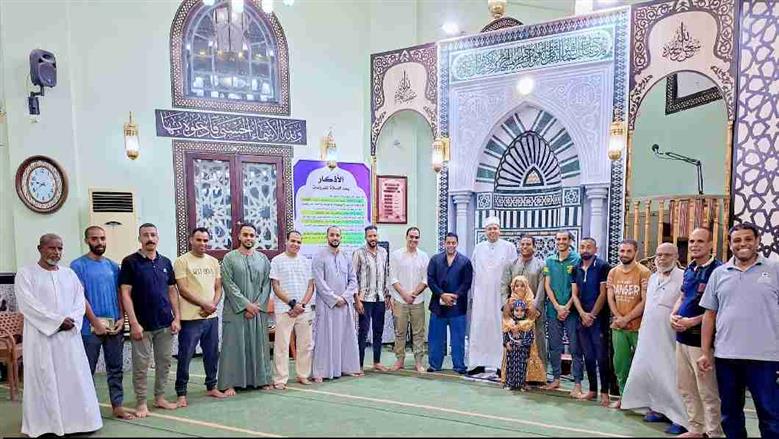 احمد فلوكس بمسجد التواب بالغردقة
