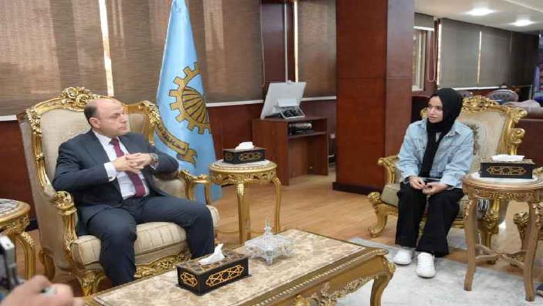 محافظ الغربية يكرم سلمى صاحبة المركز الثاني عالميًا في الروبوتات والآلات الذكية 
