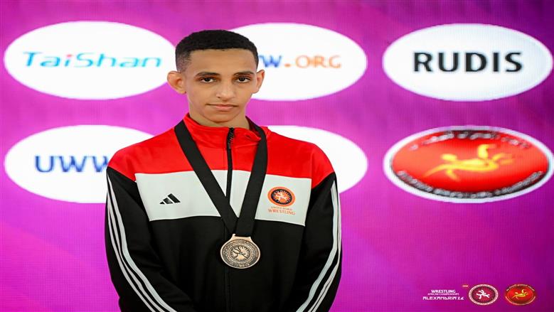 محافظ أسيوط يهنئ بطلي المشروع القومي بعد حصد ذهبية وبرونزية بطولة أفريقيا للمصارعة الحرة