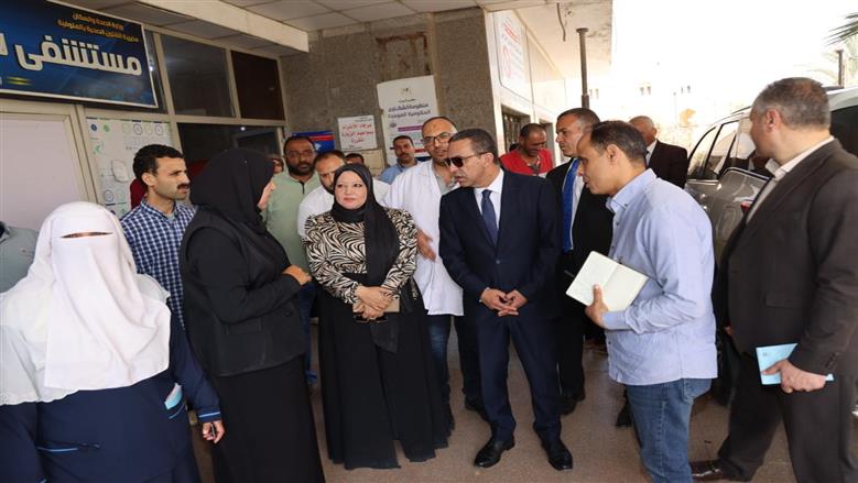 محافظ المنوفية يحيل 41 عاملا بمستشفى سرس الليان للتحقيق لتركهم العمل دون إذن