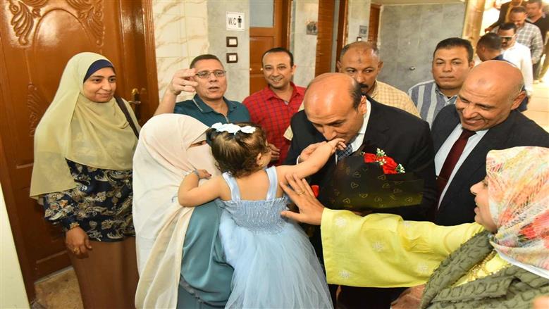 محافظ أسيوط يشهد توزيع 19 جهازا تعويضيا لذوي الهمم في منفلوط
